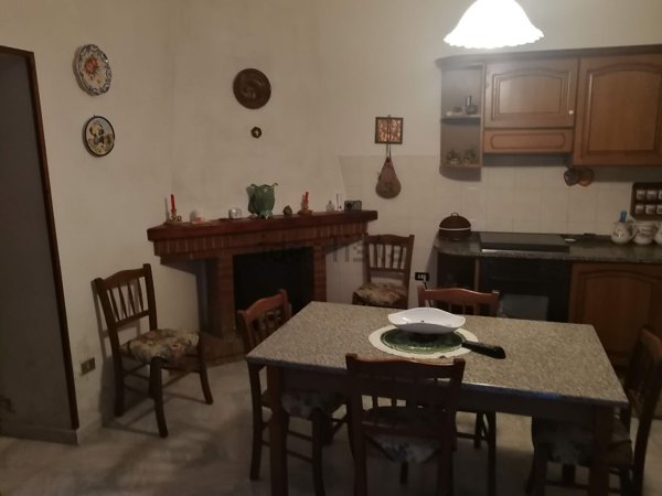 casa semindipendente in vendita a Cervinara in zona Valle