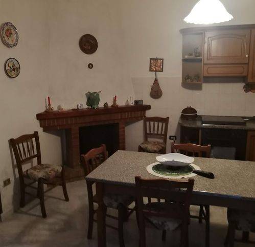 casa indipendente in vendita a Cervinara in zona Trescine