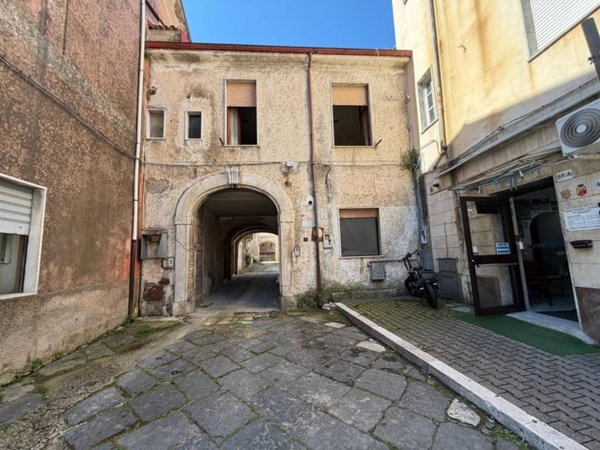 casa indipendente in vendita a Cervinara in zona Trescine