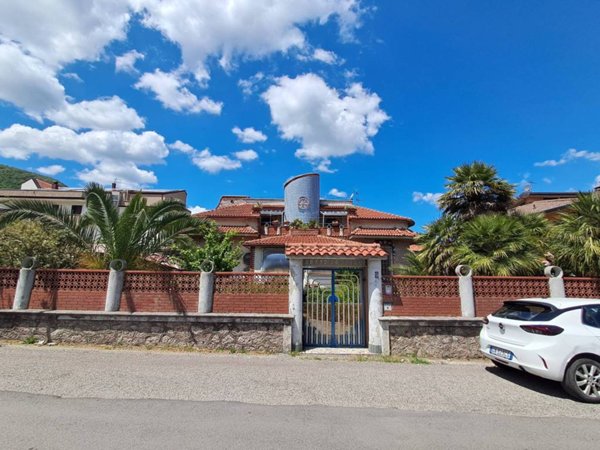 casa indipendente in vendita a Cervinara in zona Trescine