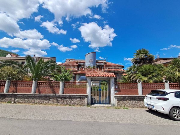 casa indipendente in vendita a Cervinara