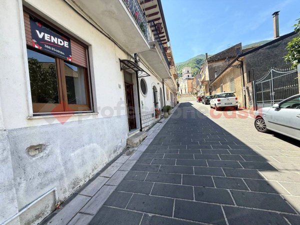 casa indipendente in vendita a Cervinara in zona Pantanari