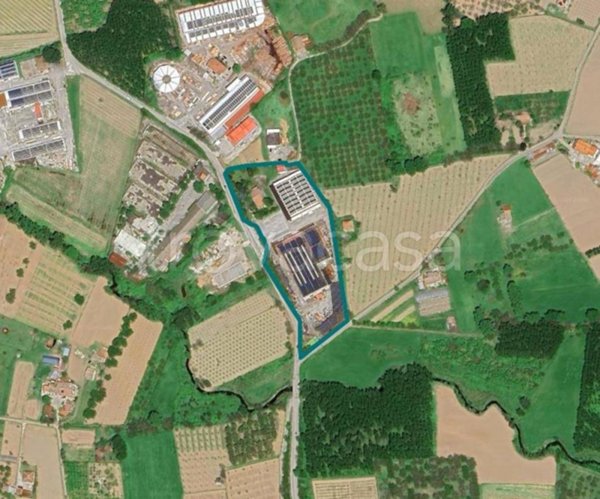 locale commerciale in vendita a Cervinara
