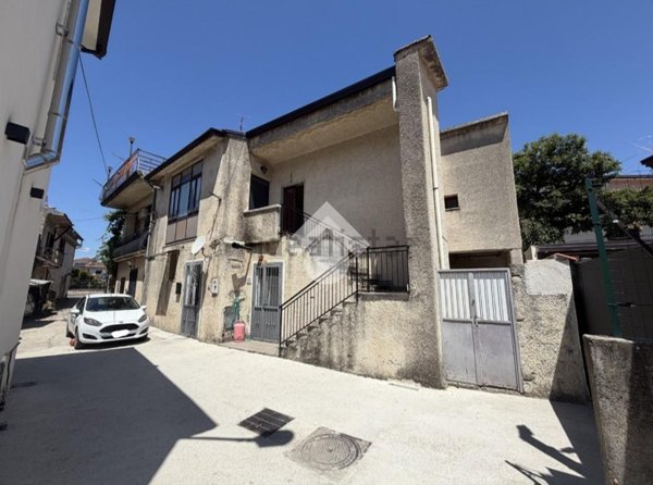 casa semindipendente in vendita a Cervinara in zona San Marciano