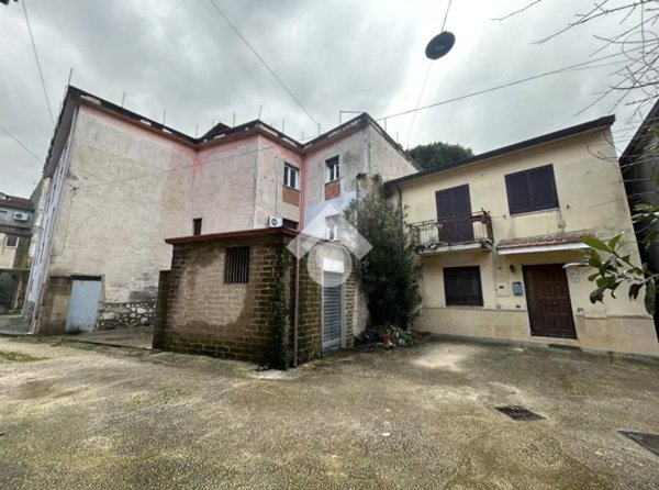casa indipendente in vendita a Cervinara in zona Trescine