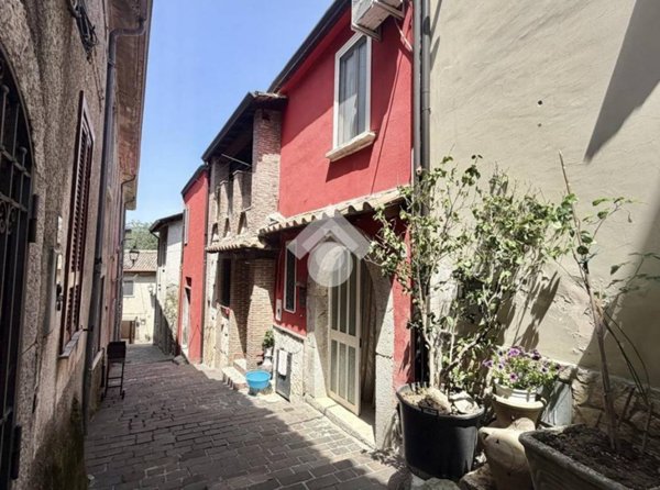 casa indipendente in vendita a Cervinara