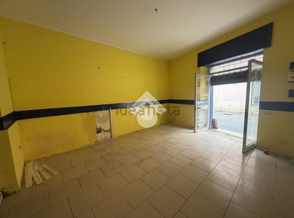locale commerciale in vendita a Cervinara in zona Trescine