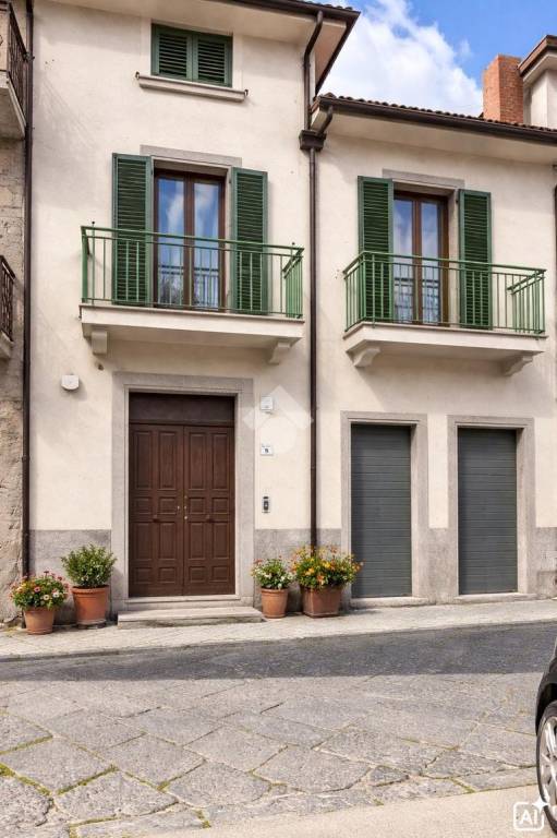 casa indipendente in vendita a Cervinara in zona Trescine