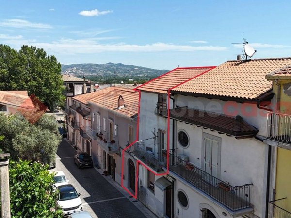 casa indipendente in vendita a Cervinara
