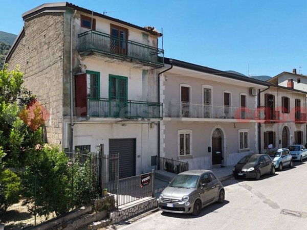 casa indipendente in vendita a Cervinara in zona Valle