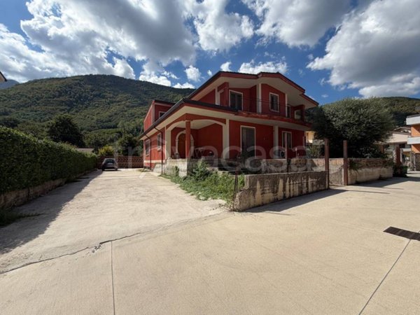 casa indipendente in vendita a Cervinara in zona Salomoni