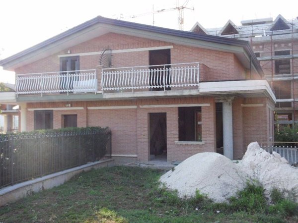 casa indipendente in vendita a Cesinali