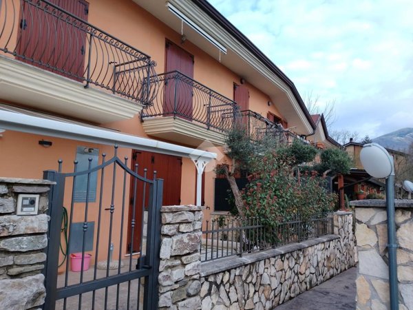 casa indipendente in vendita a Cesinali in zona Villa San Nicola