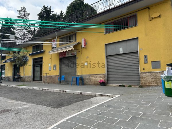 locale commerciale in vendita a Cesinali