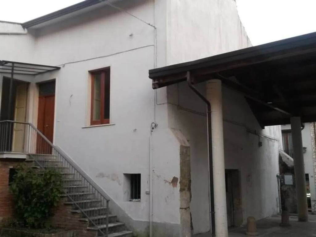 casa indipendente in vendita a Cesinali