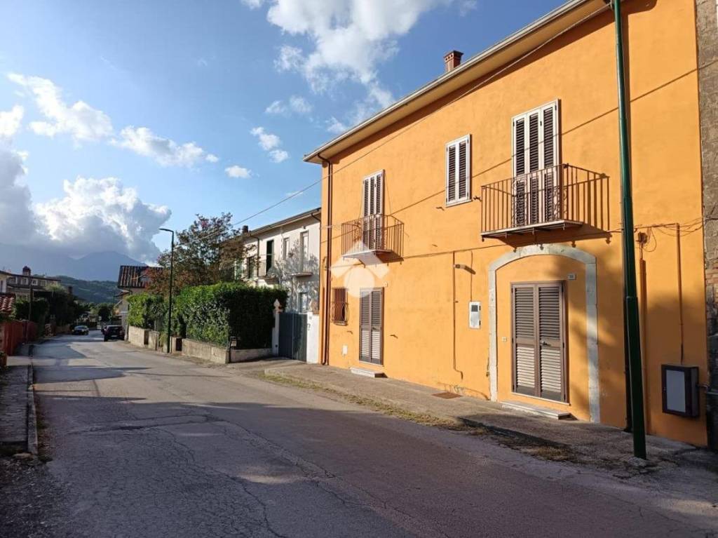 casa indipendente in vendita a Cesinali in zona Villa San Nicola