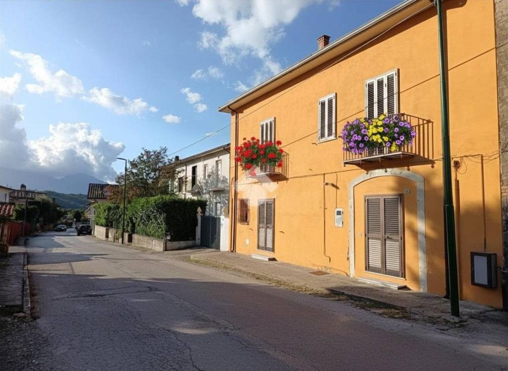 casa indipendente in vendita a Cesinali in zona Villa San Nicola