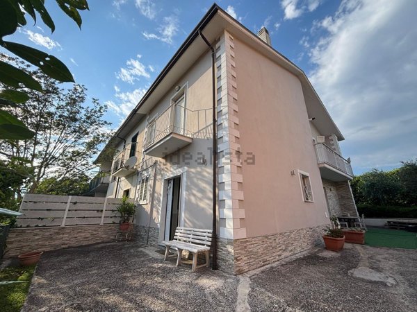casa indipendente in vendita a Cesinali in zona Villa San Nicola