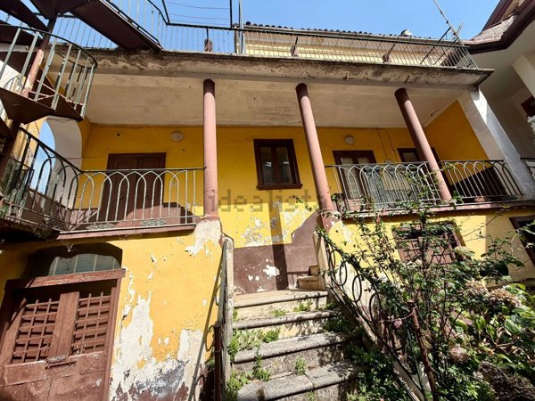 casa semindipendente in vendita a Cesinali