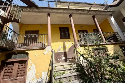 casa indipendente in vendita a Cesinali