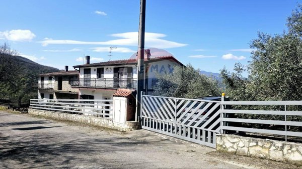 casa indipendente in vendita a Chianche in zona San Pietro Irpino