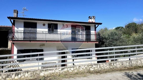 casa indipendente in vendita a Chianche in zona San Pietro Irpino