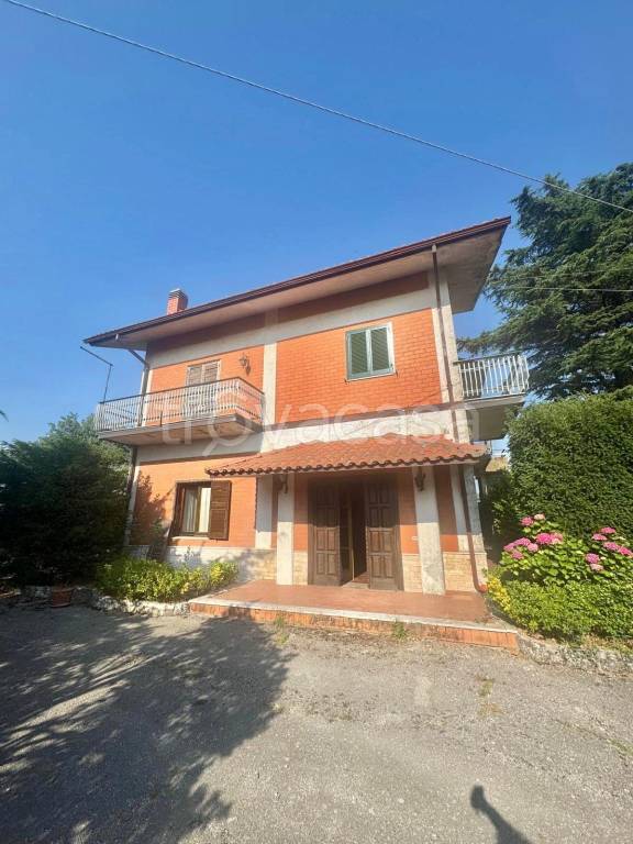 casa indipendente in vendita a Chiusano di San Domenico