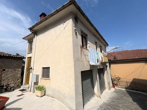 casa indipendente in vendita a Chiusano di San Domenico
