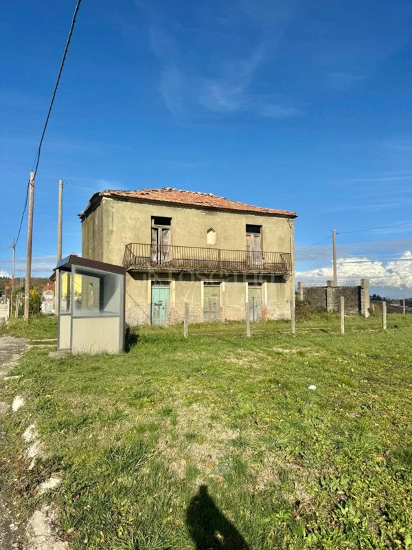 casa indipendente in vendita a Chiusano di San Domenico