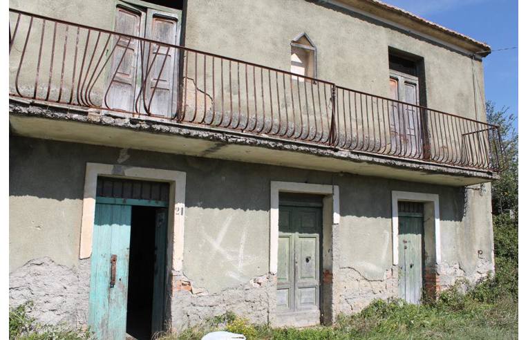 casa indipendente in vendita a Chiusano di San Domenico