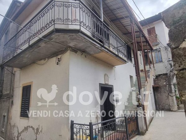 casa indipendente in vendita a Contrada