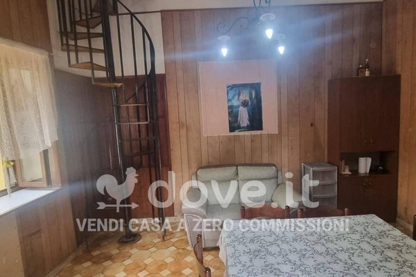 casa indipendente in vendita a Contrada