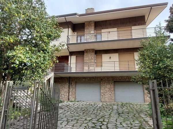 appartamento in vendita a Contrada