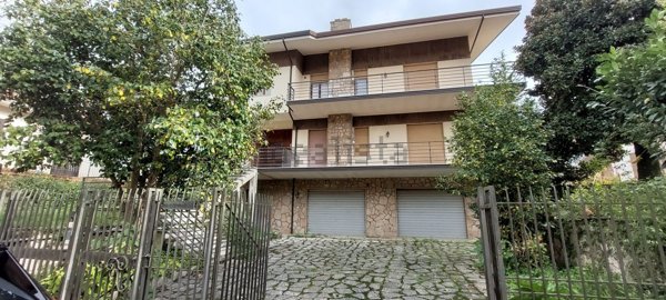 appartamento in vendita a Contrada