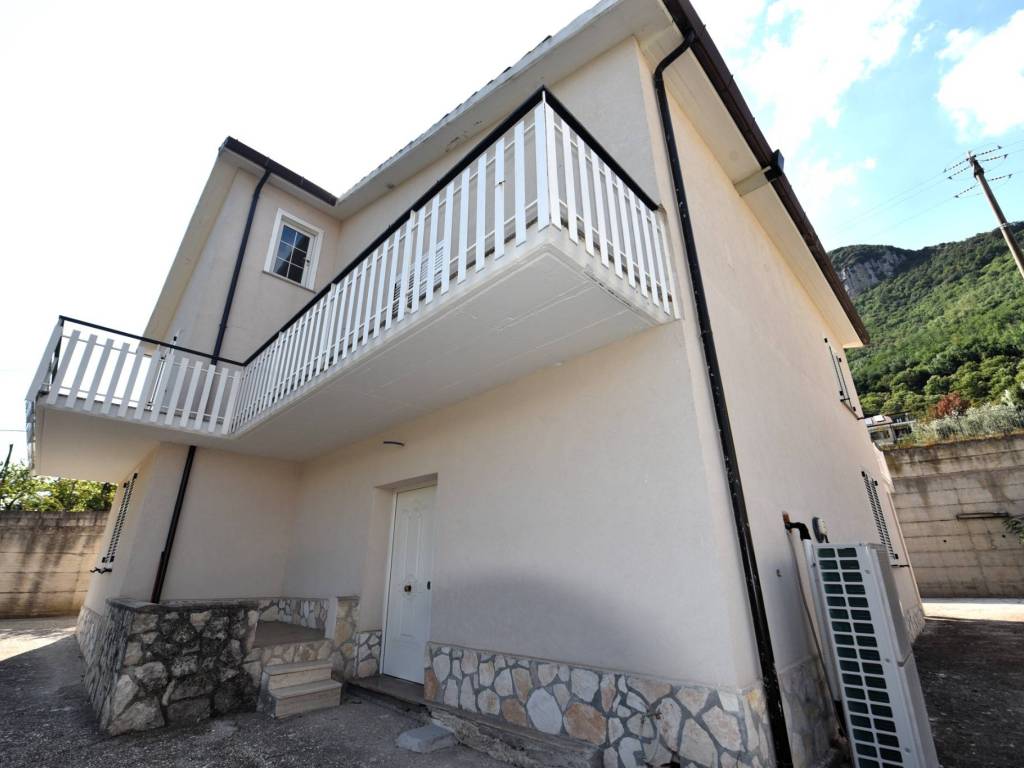 appartamento in vendita a Contrada