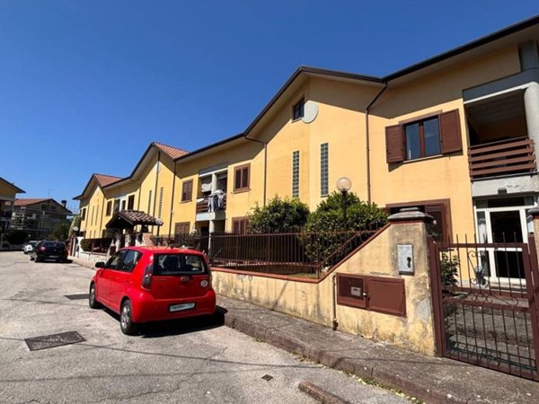 casa indipendente in vendita a Contrada