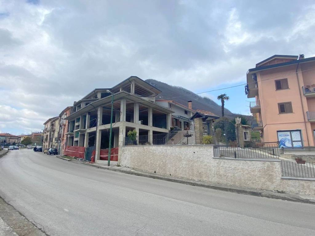 casa indipendente in vendita a Contrada