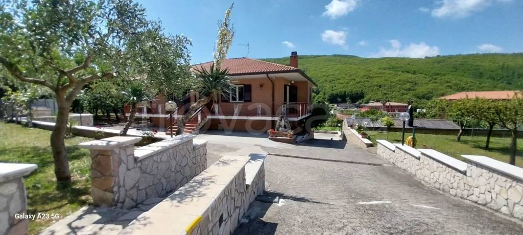 villa in vendita a Contrada