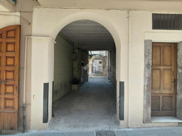 casa indipendente in vendita a Contrada