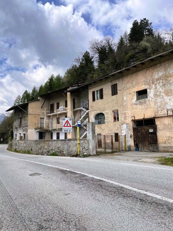 casa indipendente in vendita ad Aisone