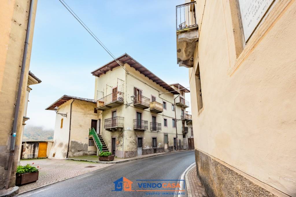 appartamento in vendita ad Aisone
