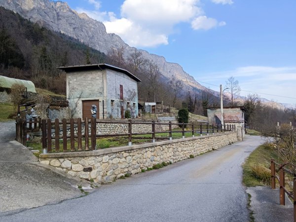 casa indipendente in vendita ad Aisone