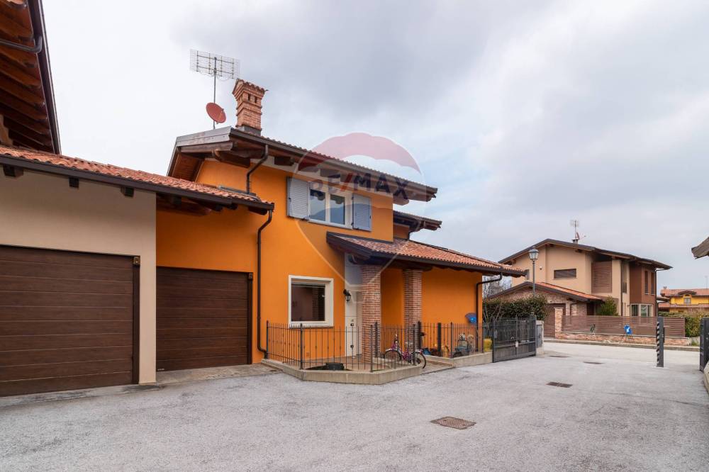 casa indipendente in vendita ad Aisone