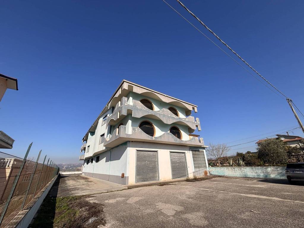 intera palazzina in vendita a Flumeri in zona Tre Torri