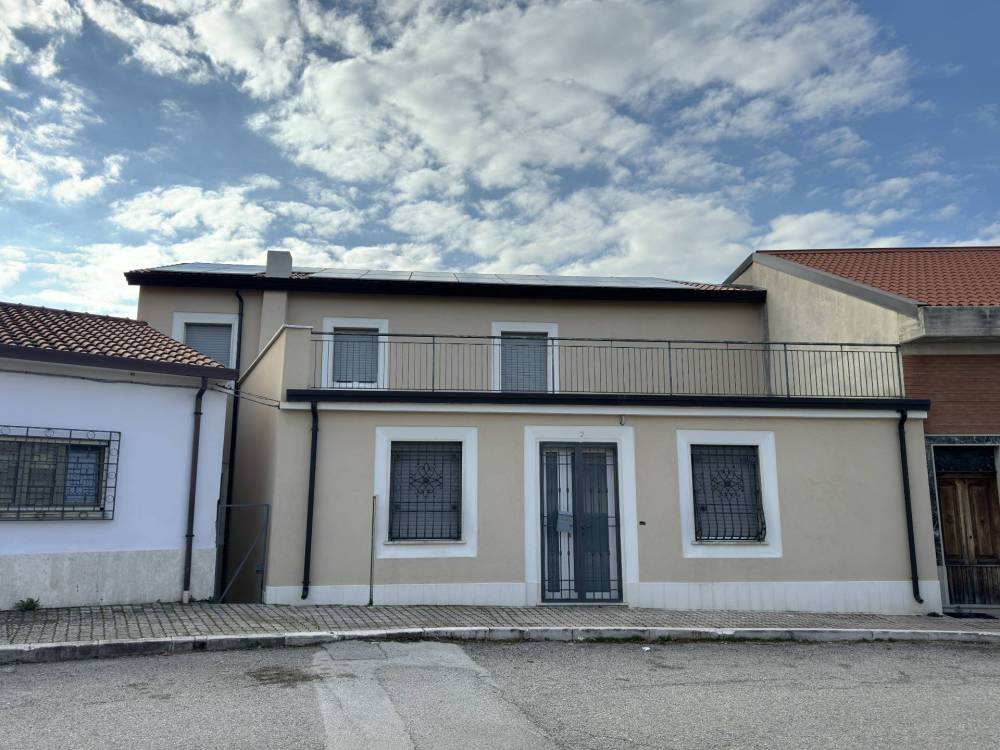 casa indipendente in vendita a Fontanarosa