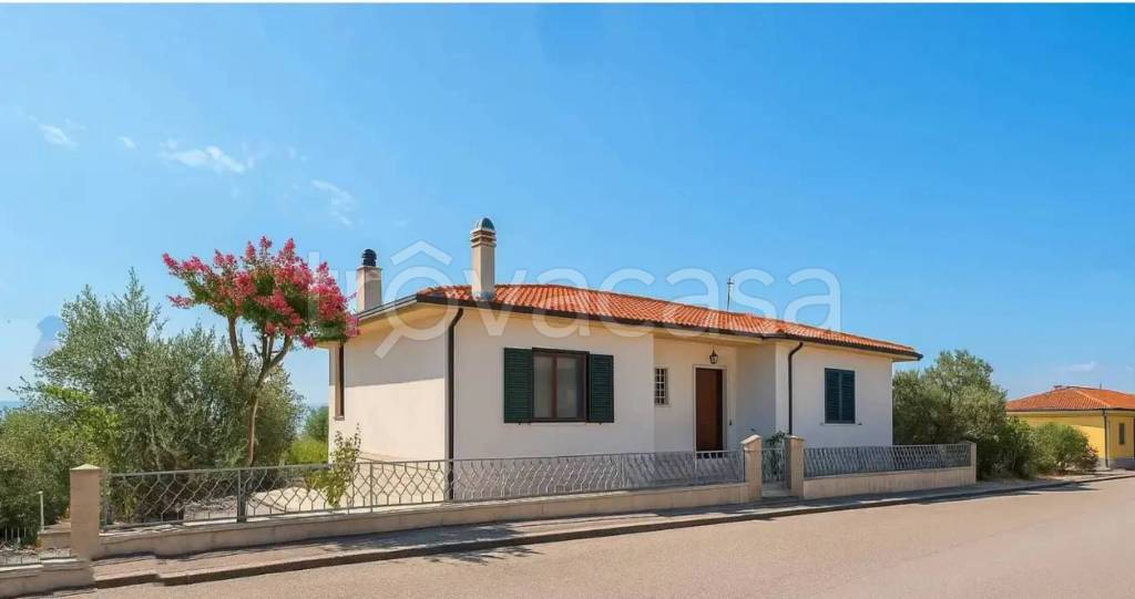 casa indipendente in vendita a Fontanarosa