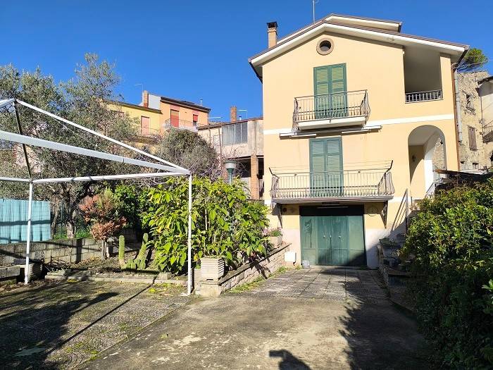 casa indipendente in vendita a Fontanarosa
