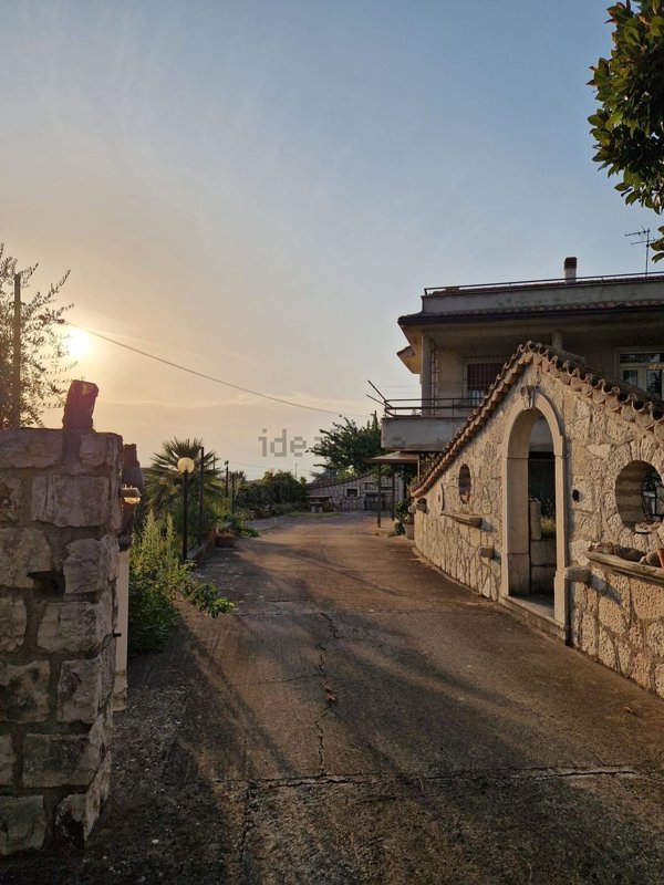 casa indipendente in vendita a Fontanarosa