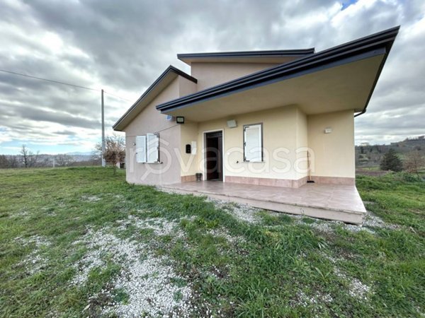 casa indipendente in vendita a Fontanarosa
