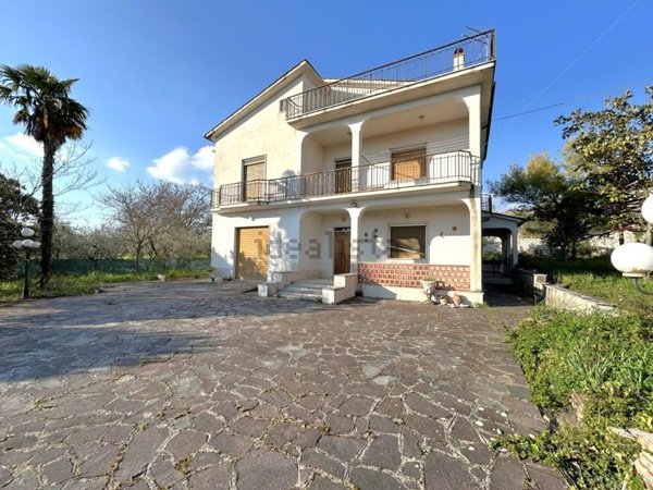 casa indipendente in vendita a Fontanarosa